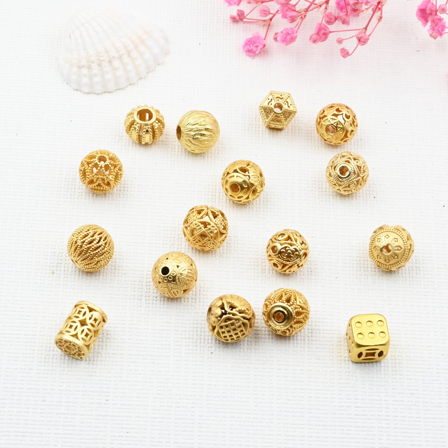 Random 6 Items - Ancient Gold Hollow Bead with 'Fu' Character – Wealth and Blessing Beads for DIY Jewelry